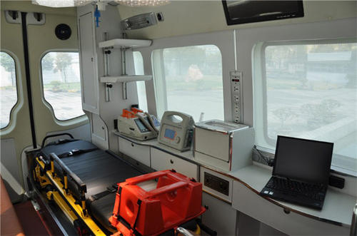 桐城市救护车内部